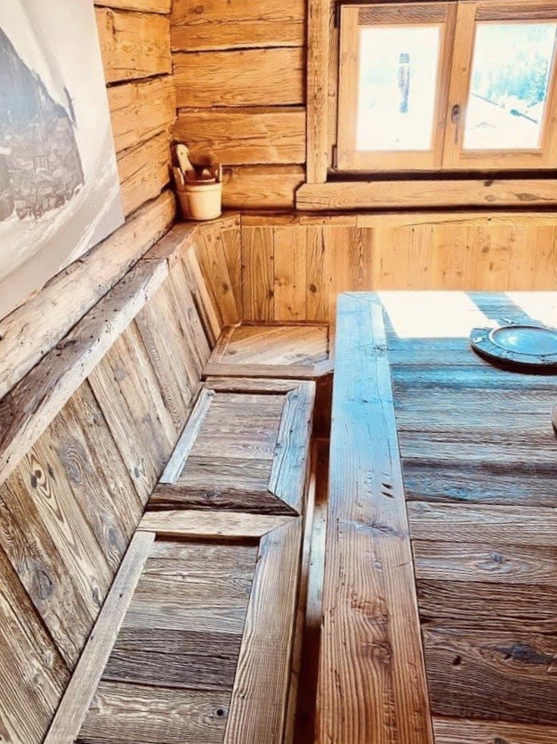 Interieur mazot vieux bois
