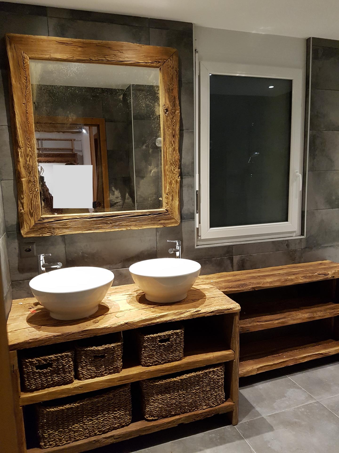 Meuble vieux bois salle de bain 1