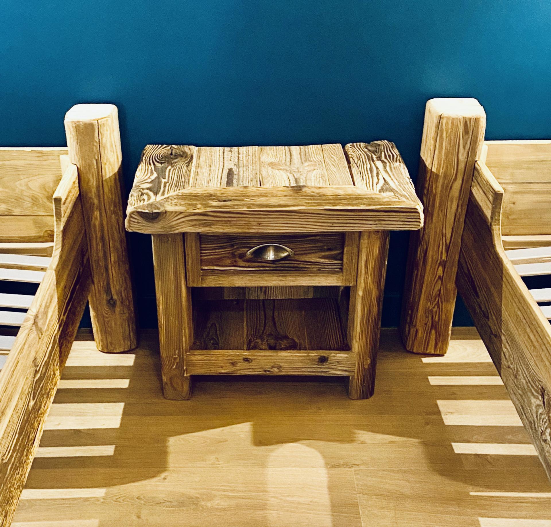 Table de chevet