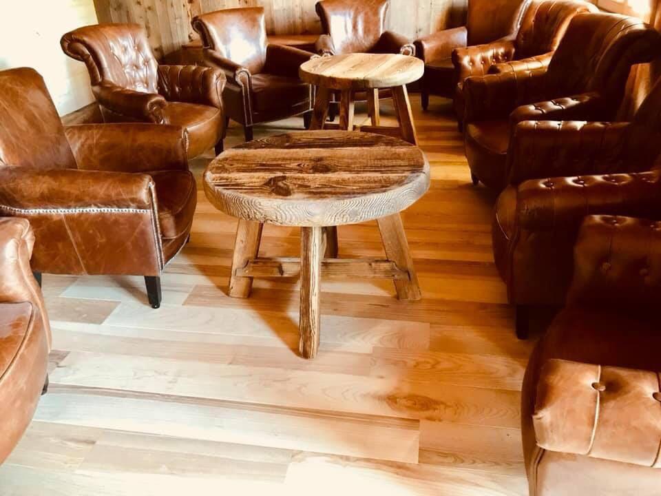Table salon vieux bois